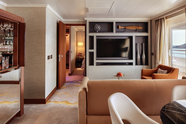 Crystal Cruises, Crystal Symphony, Junior Crystal Penthouse Suite 5.jpg